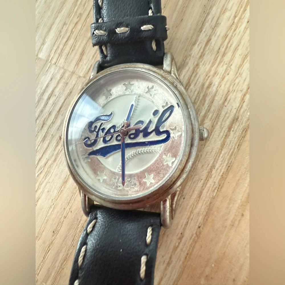 Vintage fossil roadtrip collection baseball theme leather watch NEW BATTERY